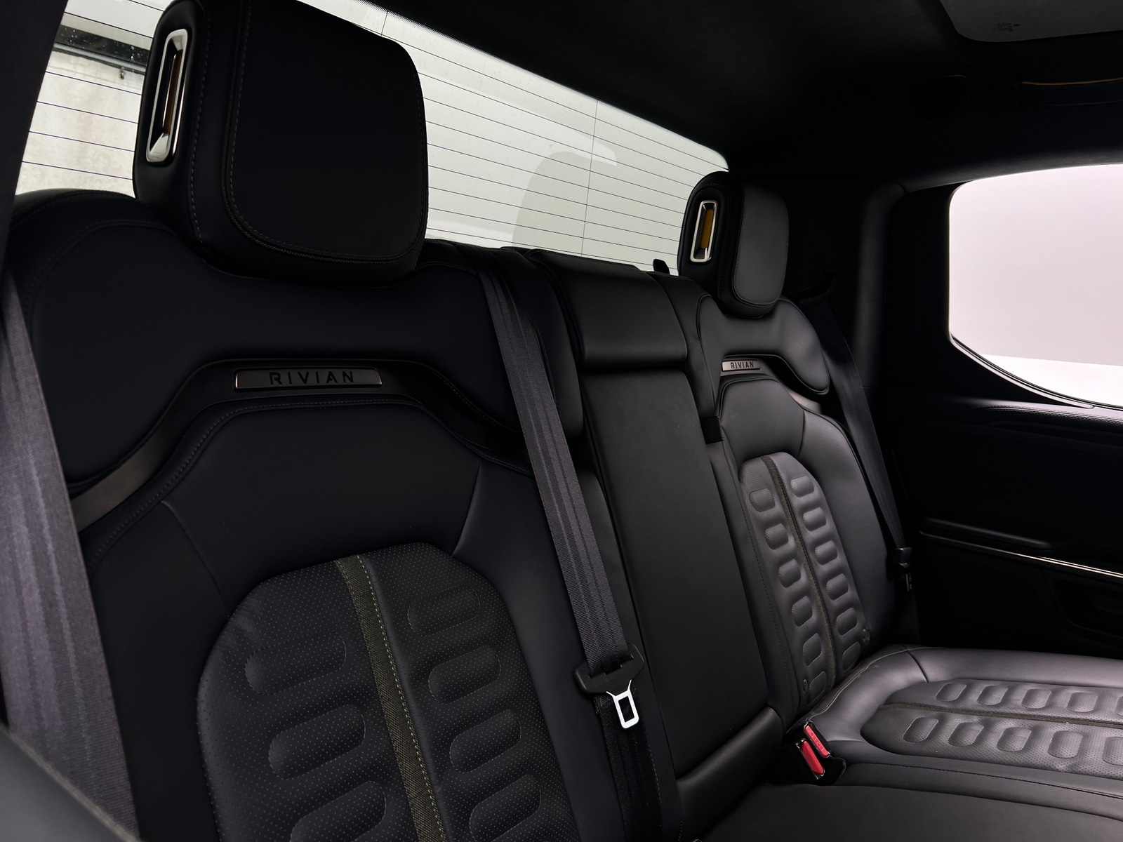 Thumbnail: 2022 Rivian R1T - 5