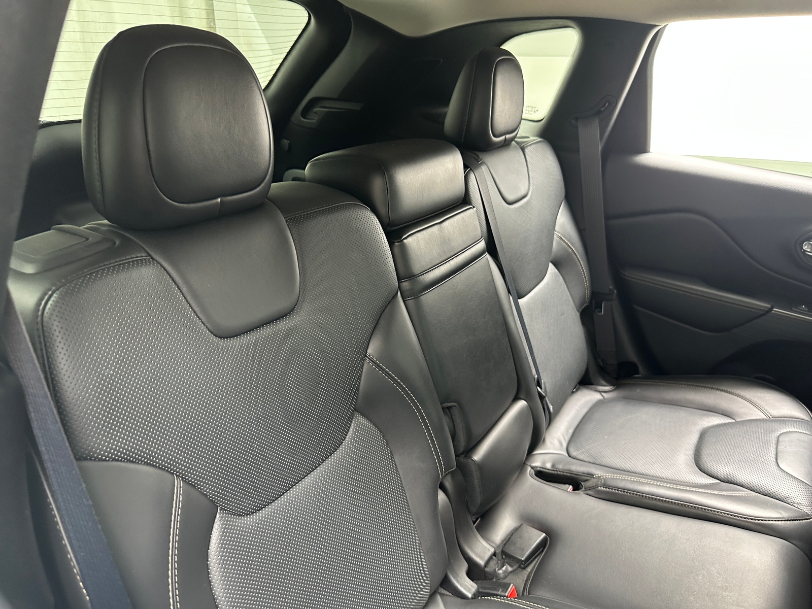 Thumbnail: 2016 Jeep Cherokee - 5