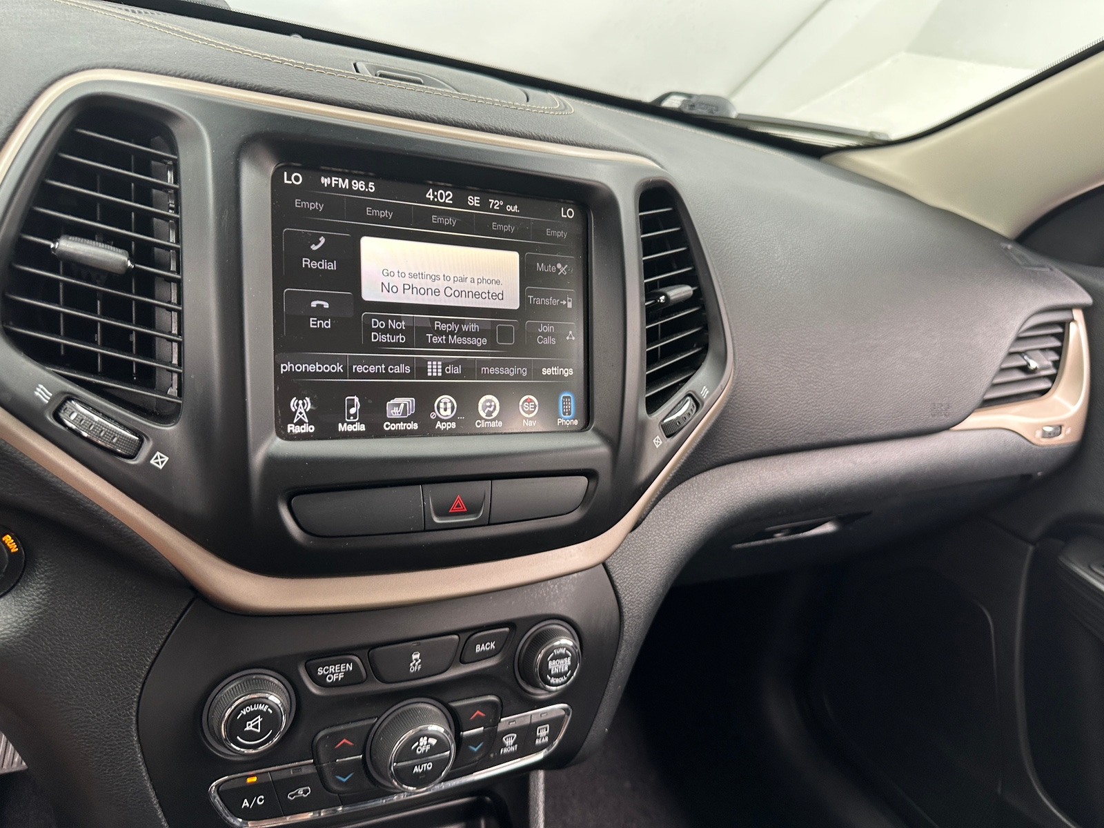 Thumbnail: 2016 Jeep Cherokee - 3
