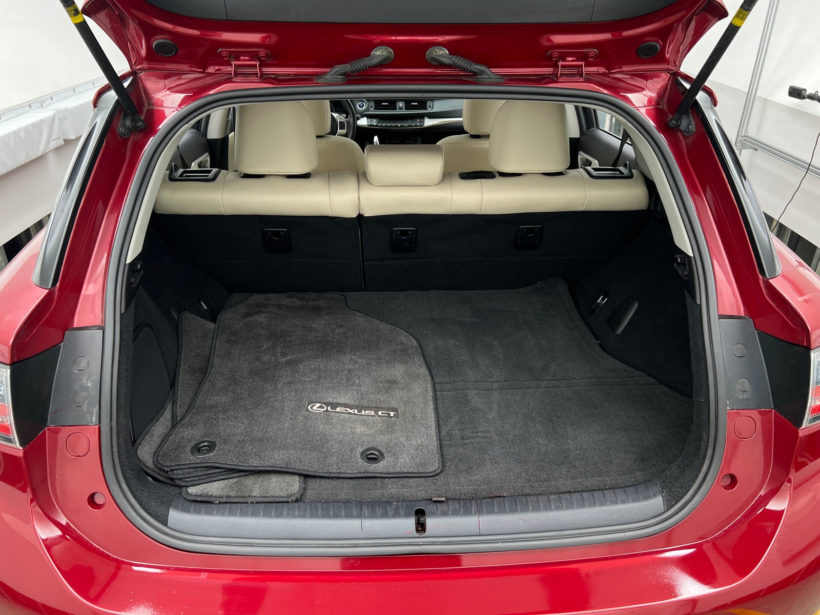 Thumbnail: 2011 Lexus CT - 6