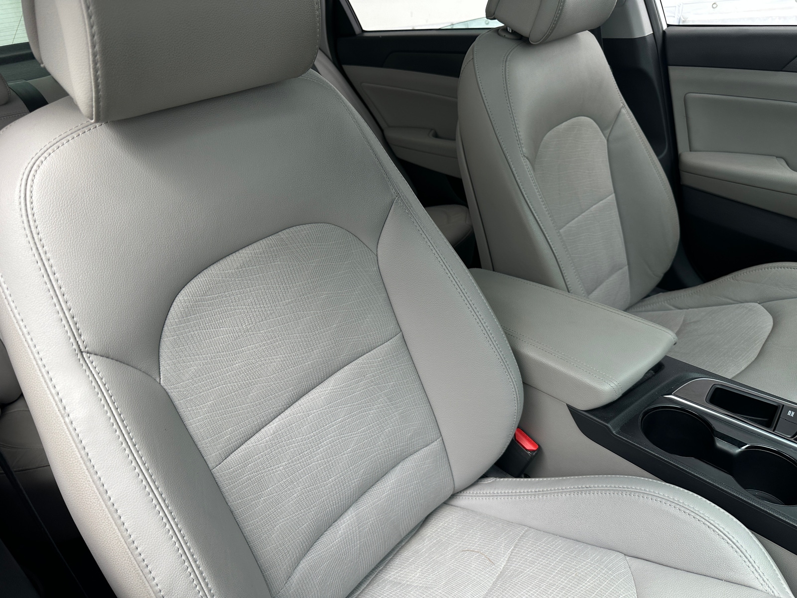 Thumbnail: 2016 Hyundai Sonata - 2