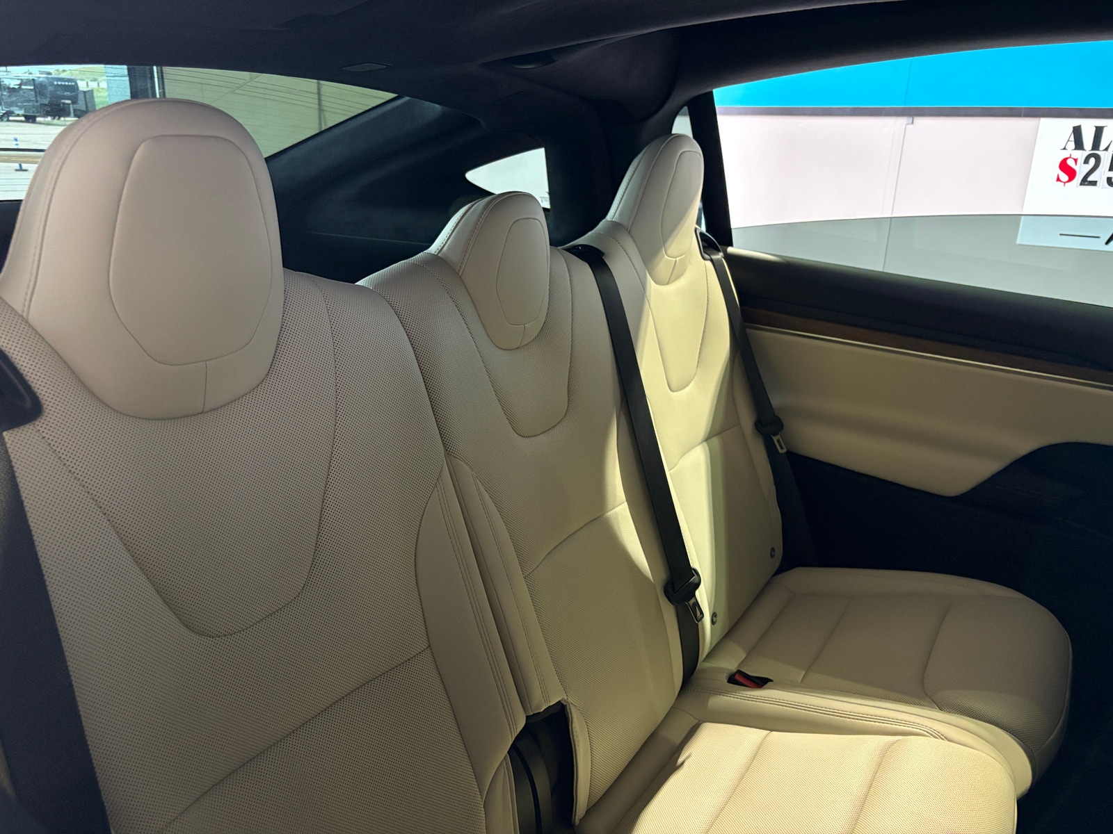Thumbnail: 2025 Tesla Model X - 5