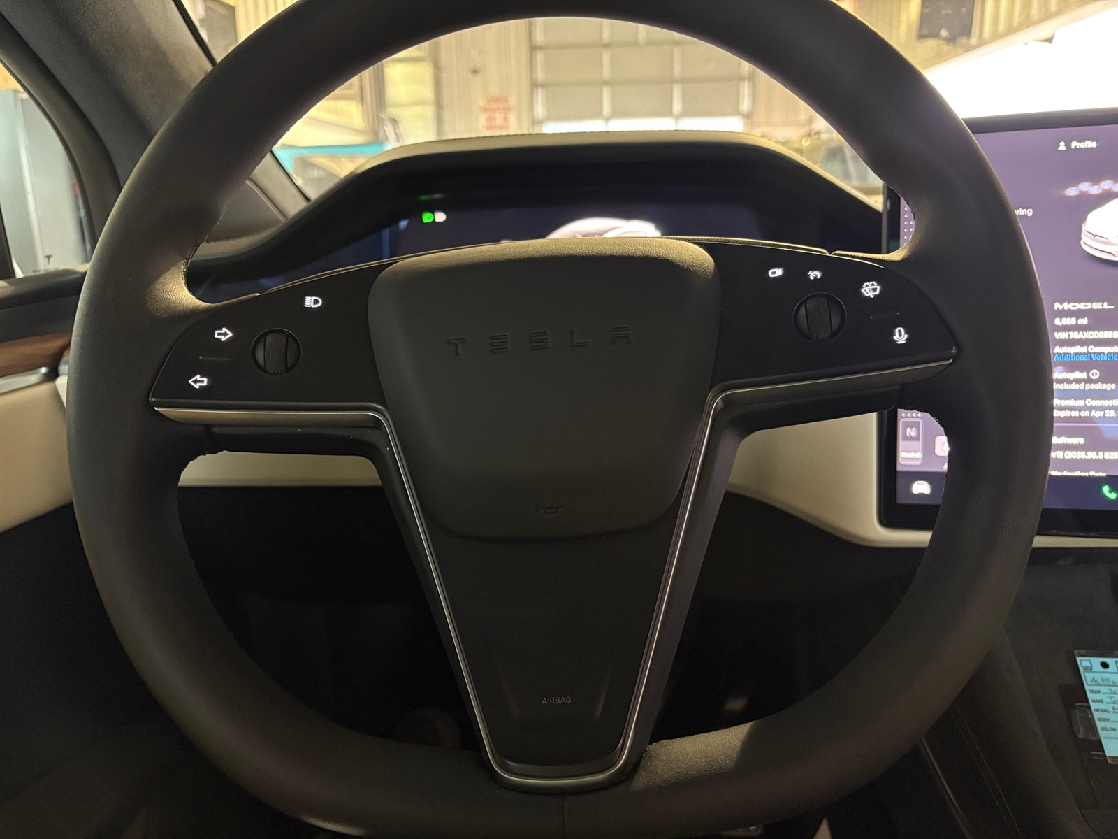 Thumbnail: 2025 Tesla Model X - 4