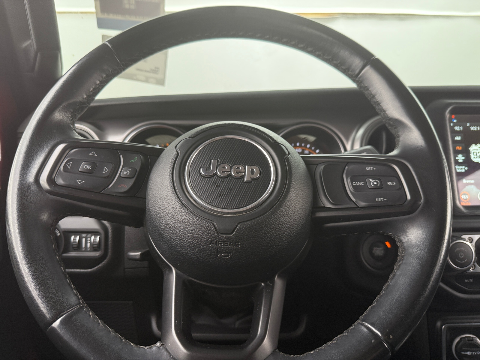Thumbnail: 2022 Jeep Gladiator - 5