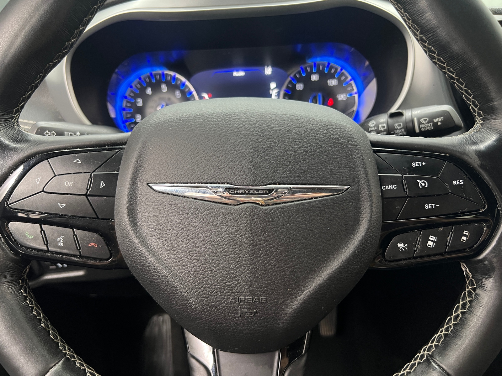 Thumbnail: 2021 Chrysler Pacifica - 4