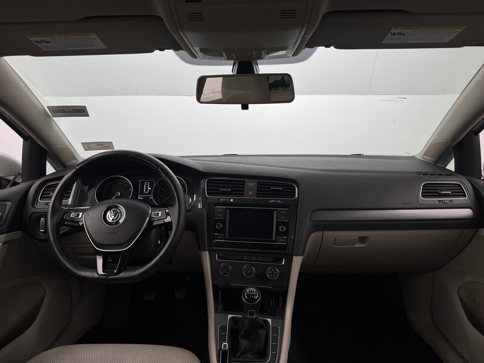 Thumbnail: 2019 Volkswagen e-Golf - 3
