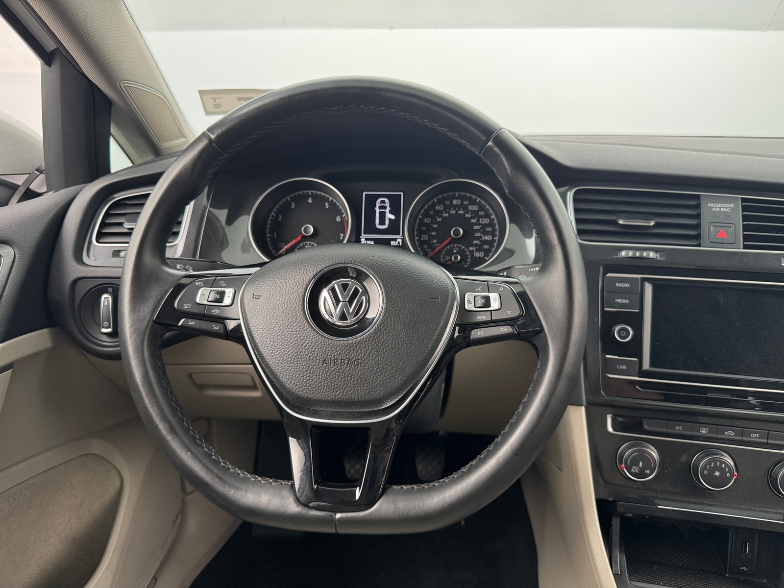 Thumbnail: 2019 Volkswagen e-Golf - 5