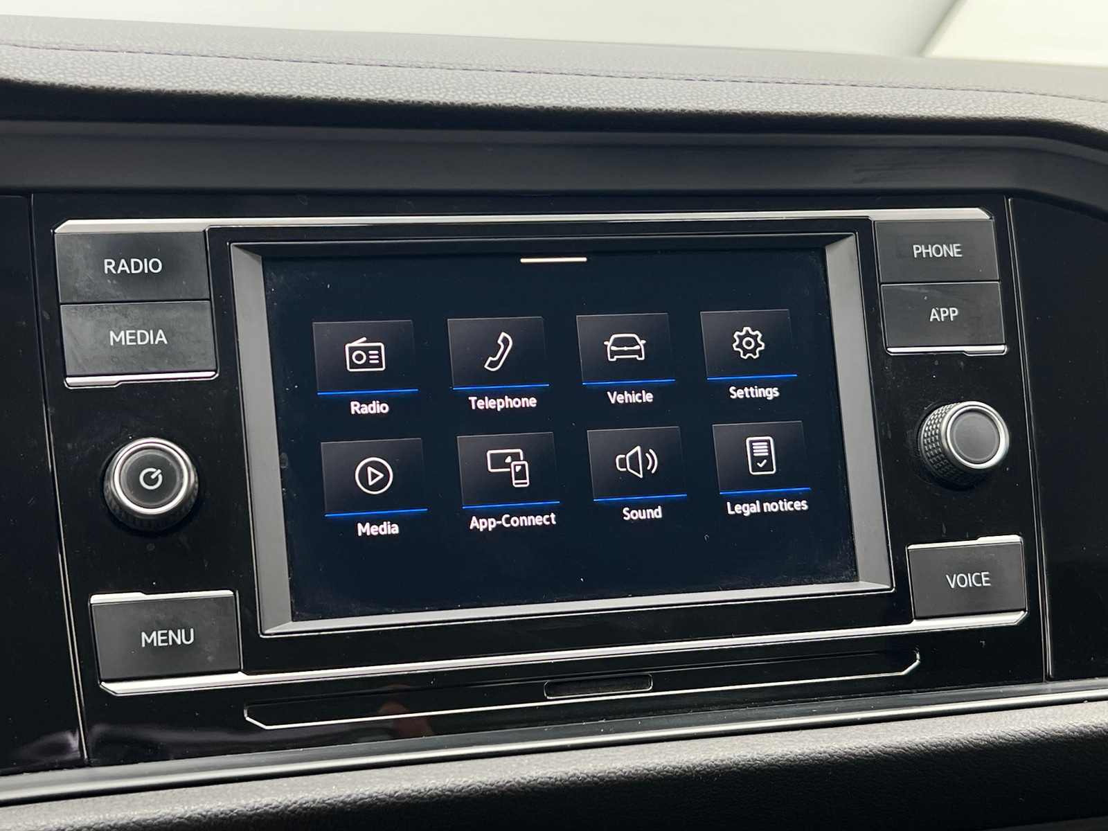Thumbnail: 2021 Volkswagen Jetta - 4