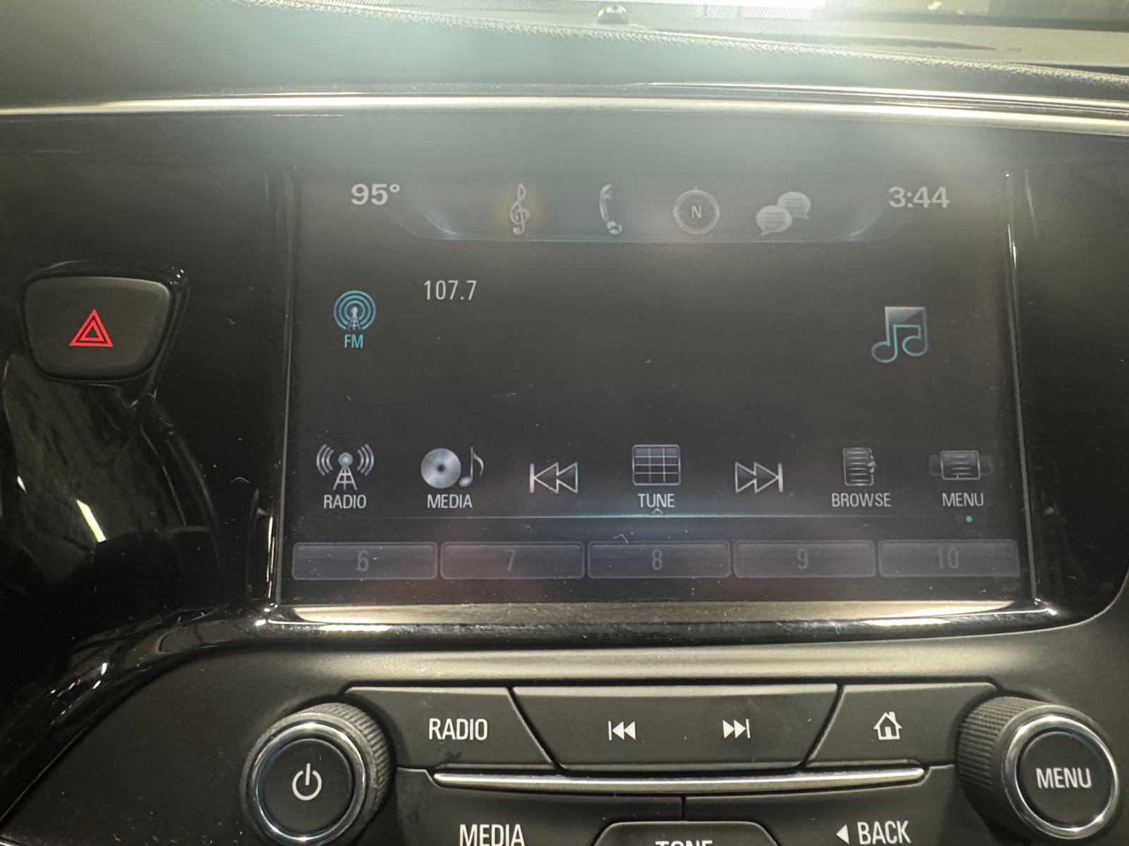 Thumbnail: 2017 Buick Envision - 3