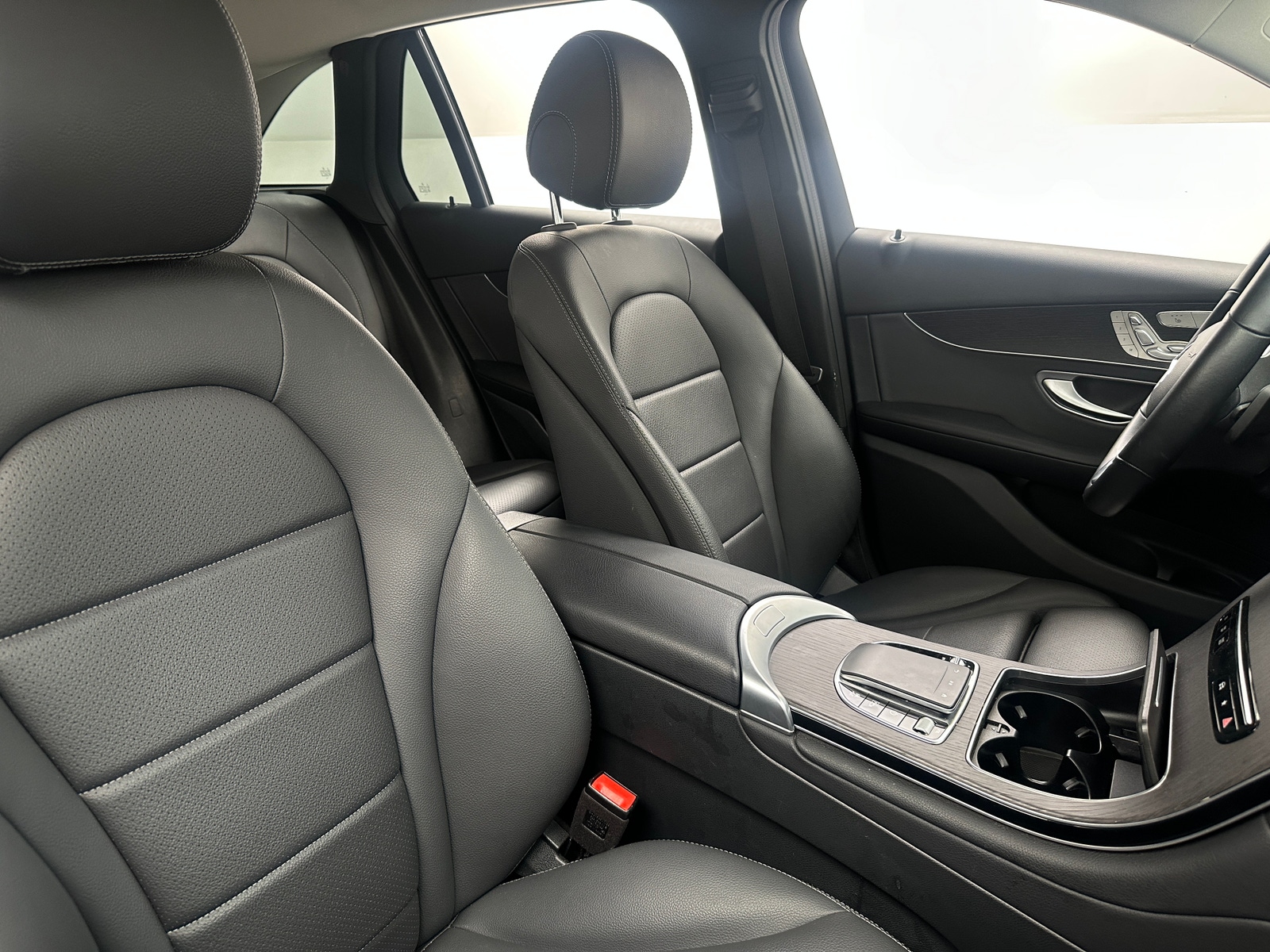 Thumbnail: 2022 Mercedes-Benz GLC - 2