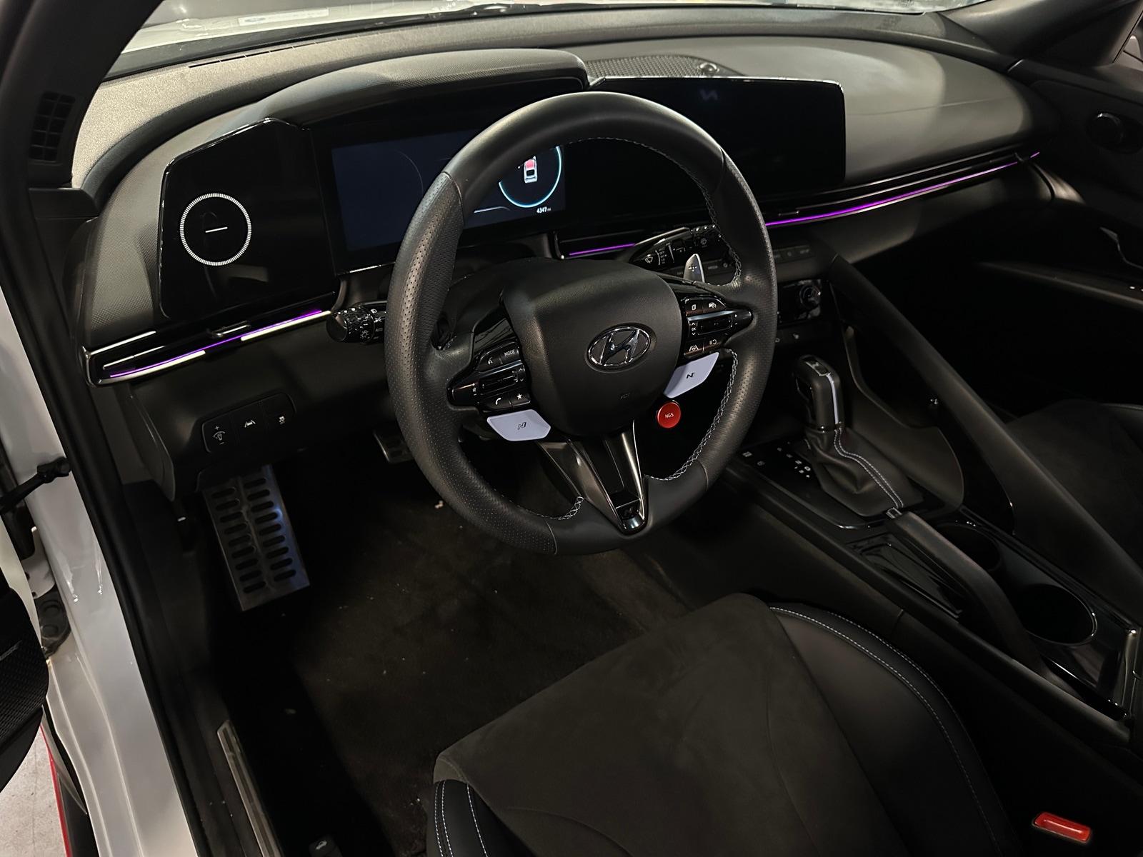 Thumbnail: 2023 Hyundai Elantra - 3