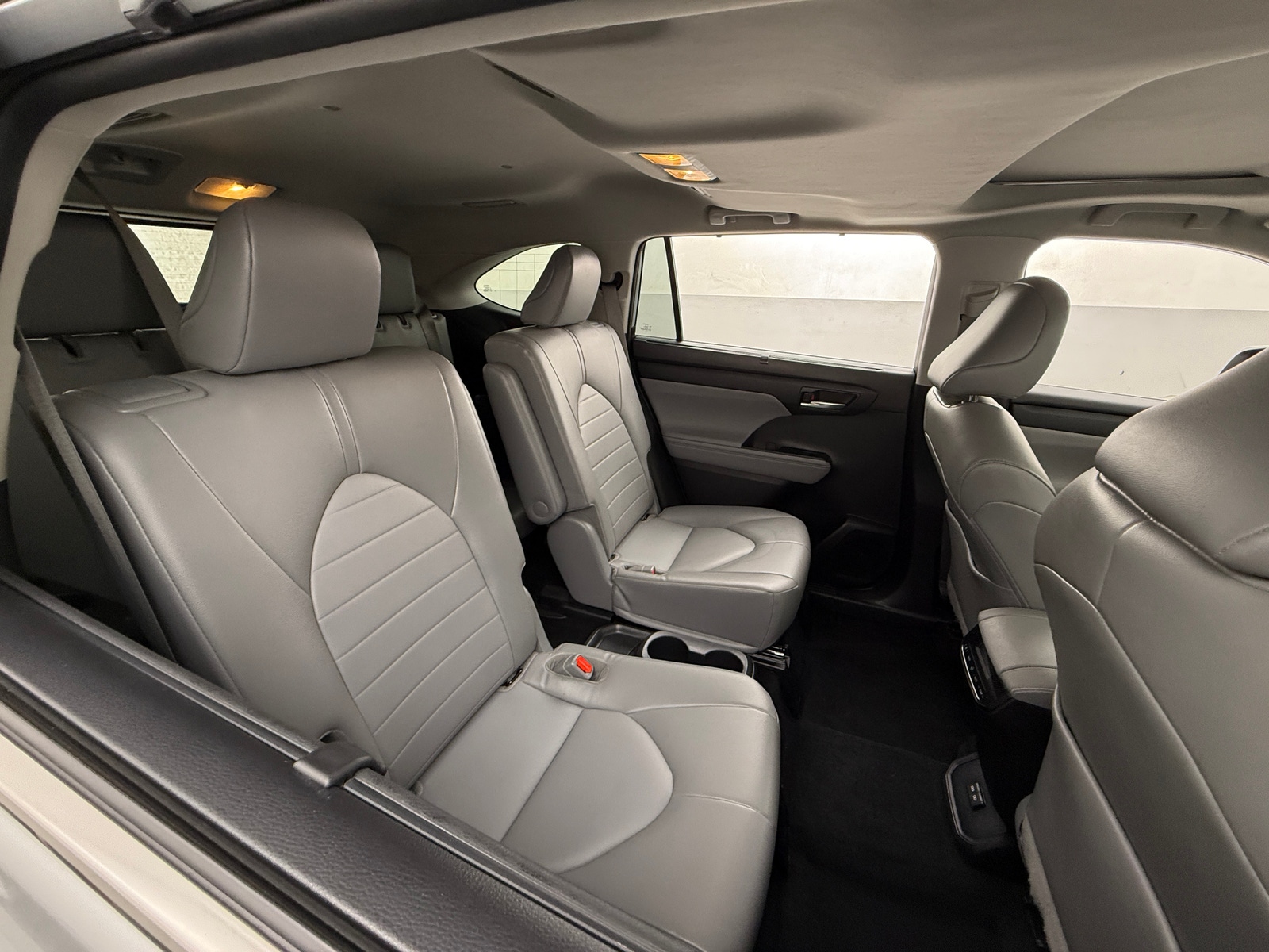 Thumbnail: 2022 Toyota Highlander - 5