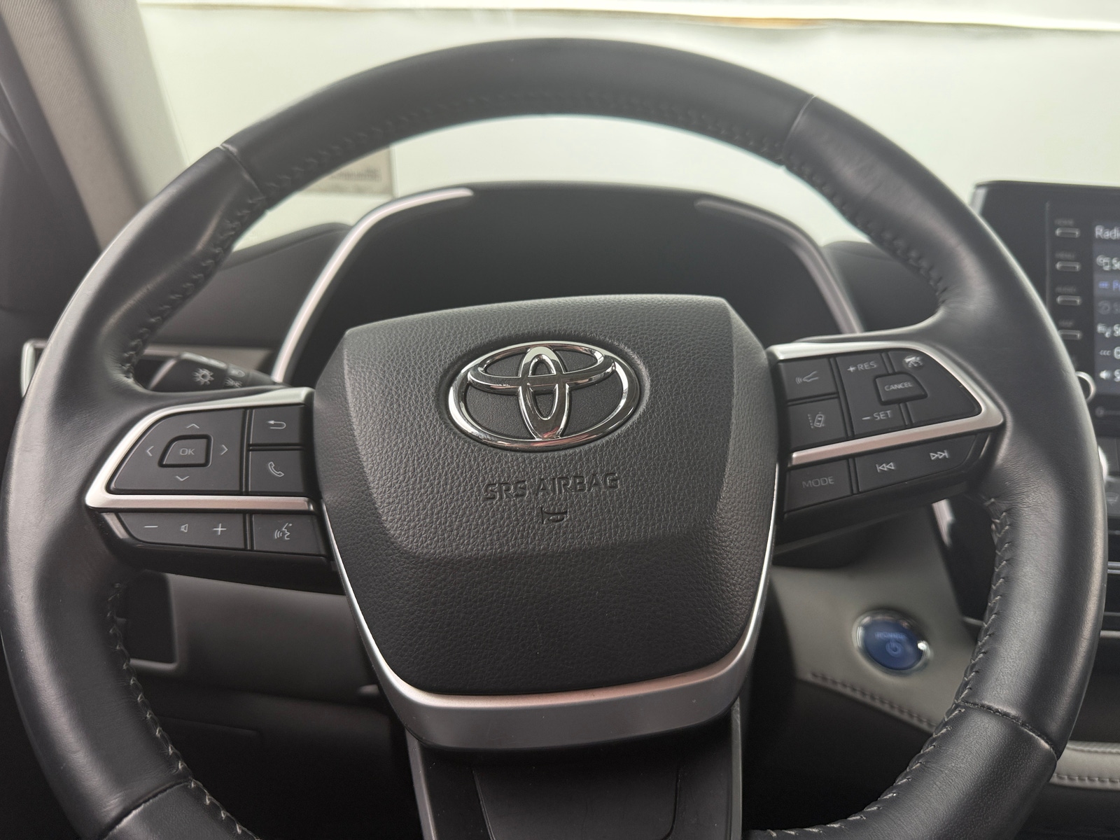 Thumbnail: 2022 Toyota Highlander - 4