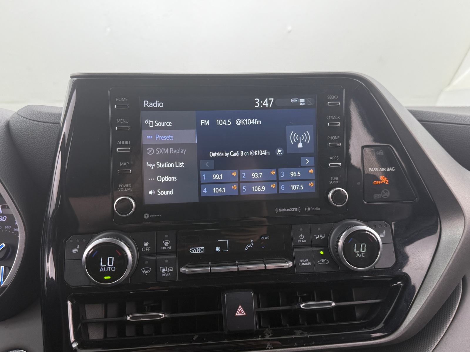 Thumbnail: 2022 Toyota Highlander - 3