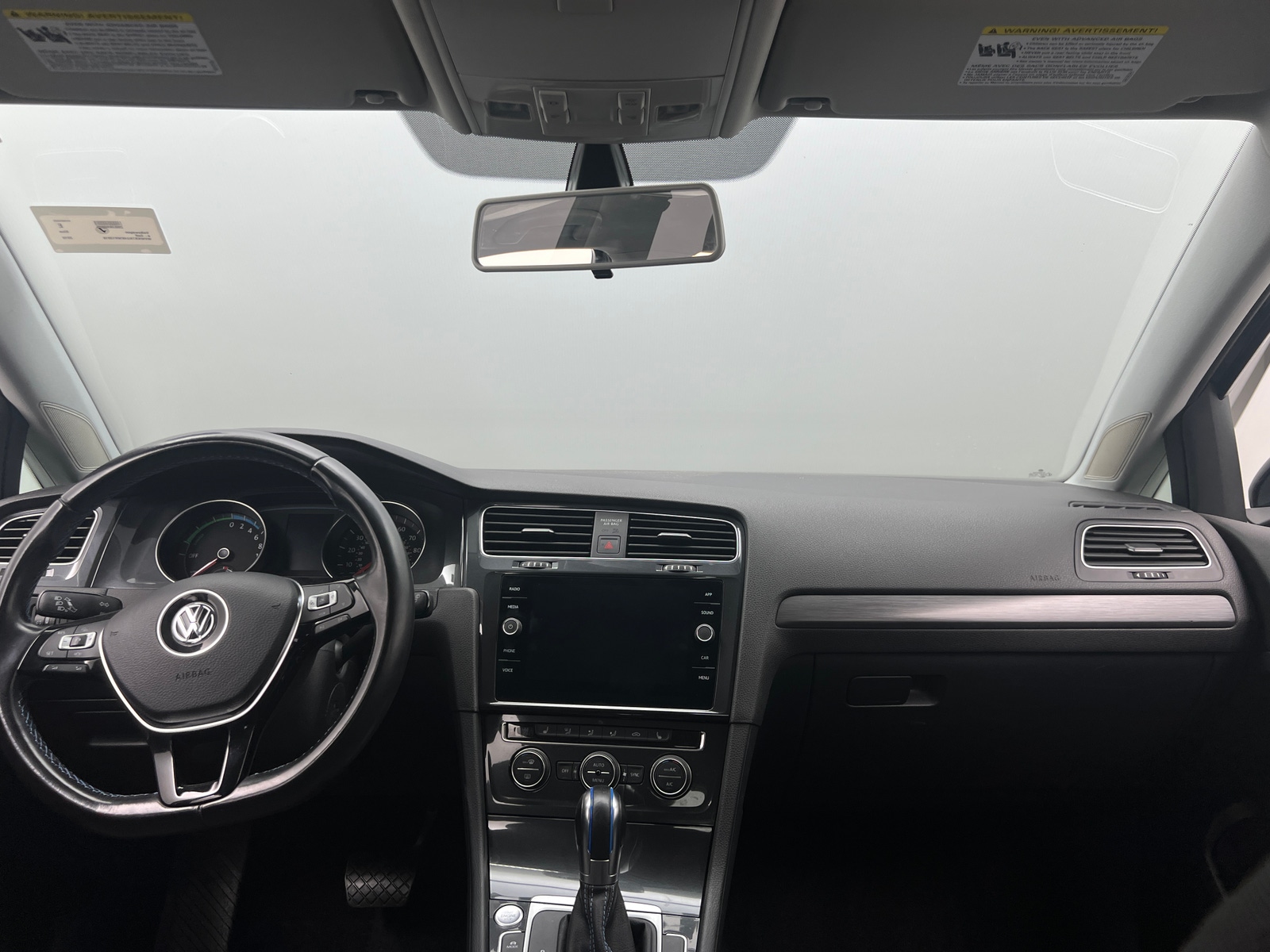 Thumbnail: 2019 Volkswagen e-Golf - 3