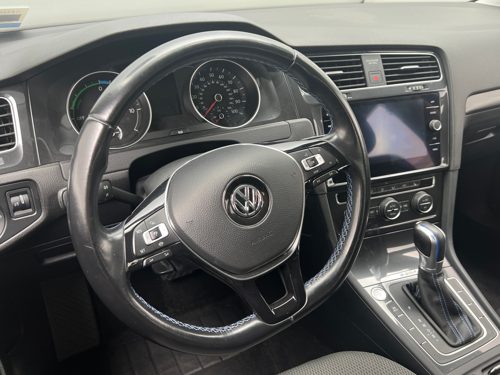 Thumbnail: 2019 Volkswagen e-Golf - 5