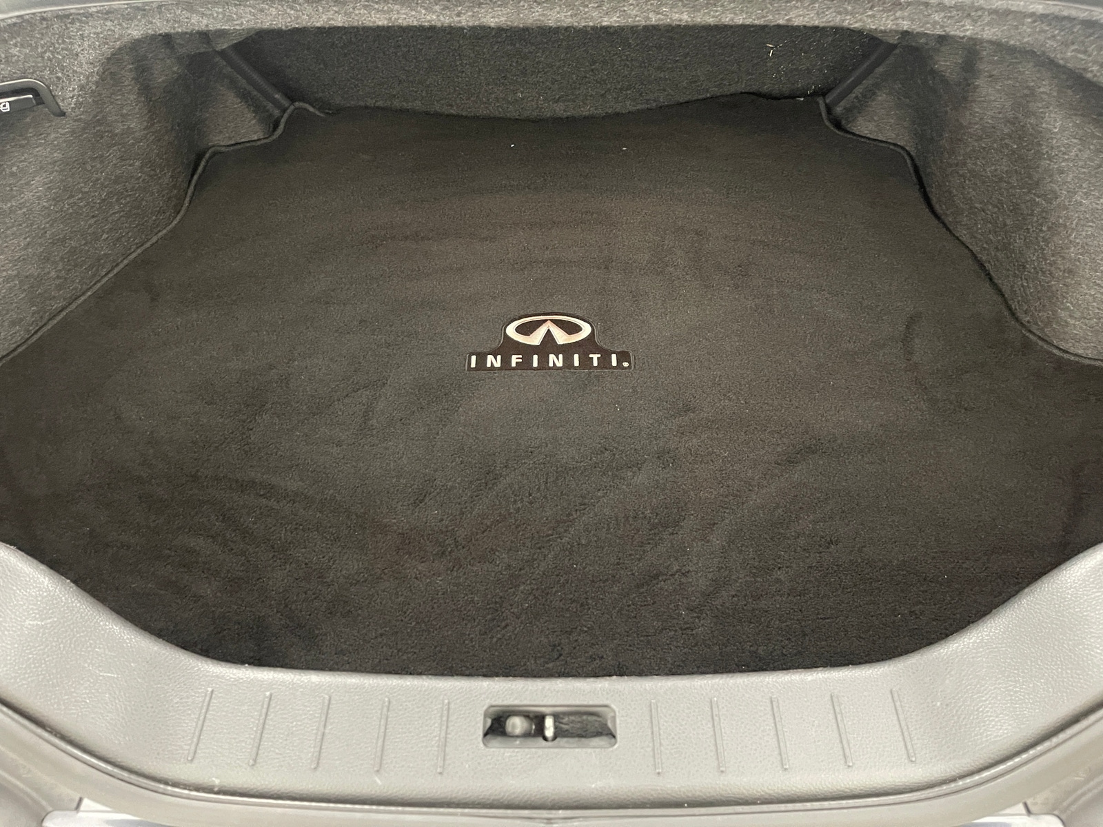 Thumbnail: 2012 INFINITI G37 - 4