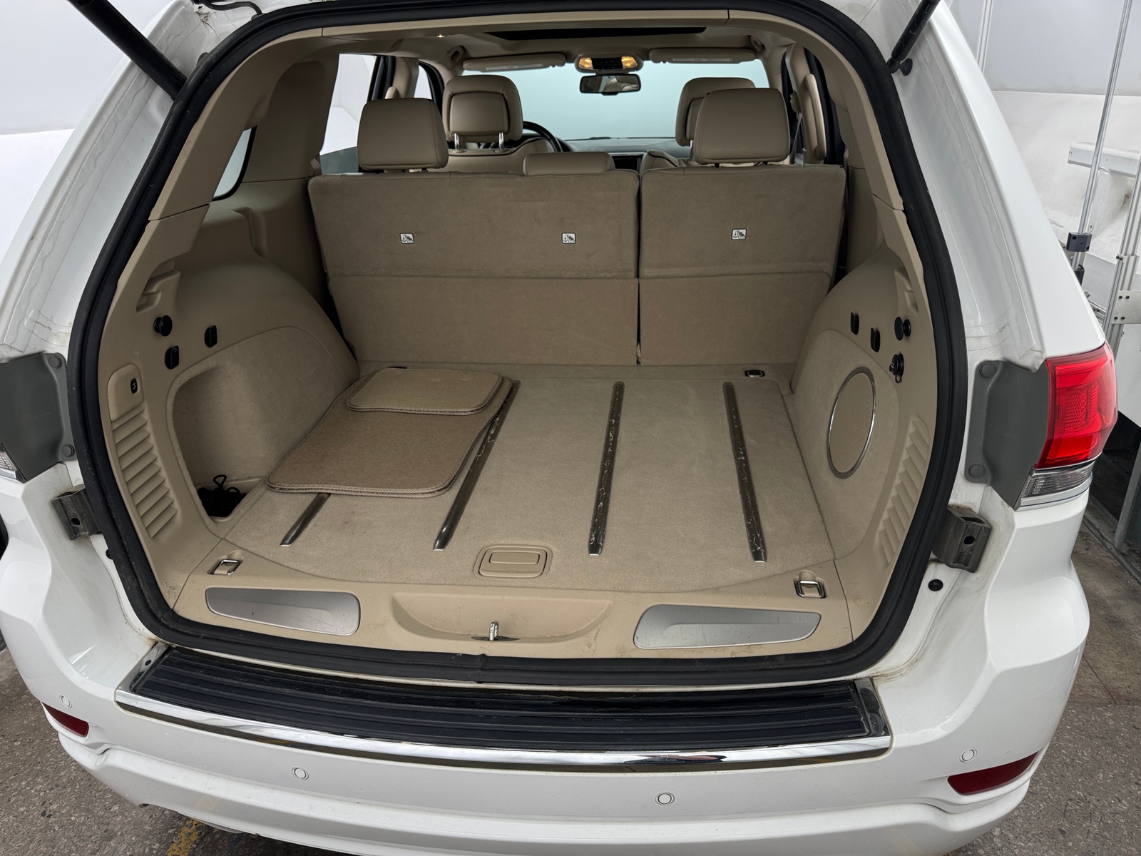 Thumbnail: 2016 Jeep Grand Cherokee - 6
