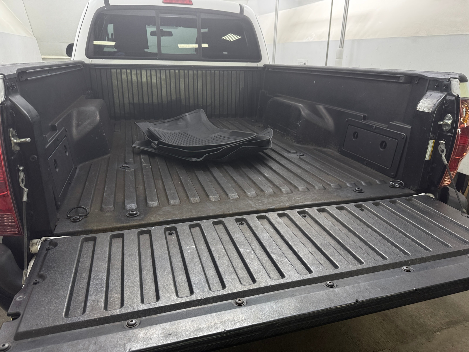 Thumbnail: 2015 Toyota Tacoma - 7