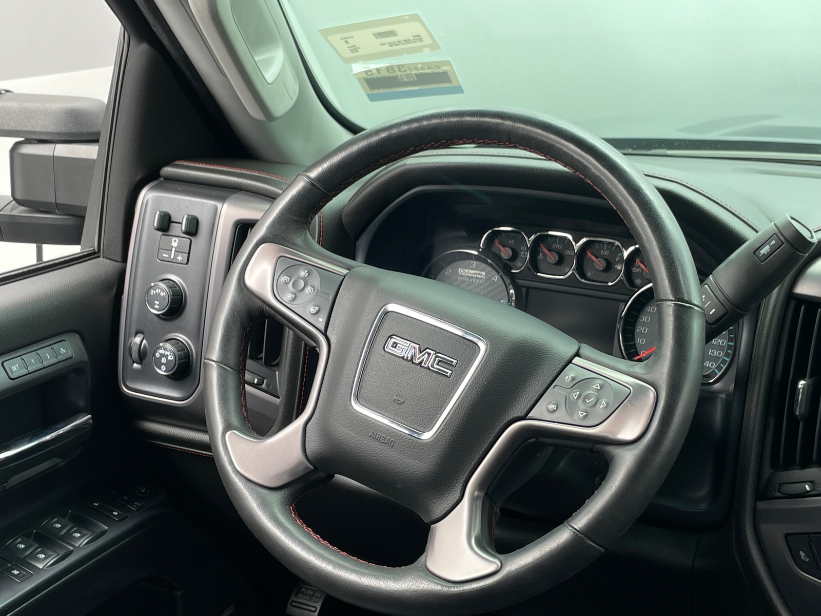 Thumbnail: 2018 GMC Sierra 2500 - 4