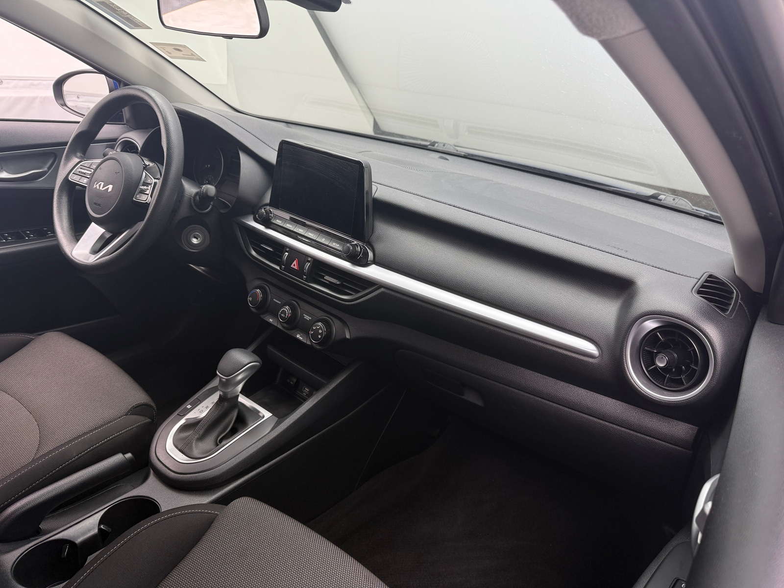 Thumbnail: 2022 Kia Forte - 3