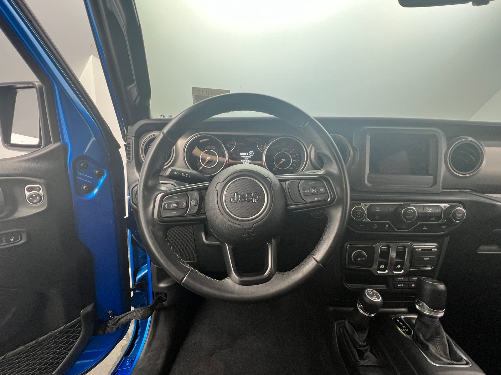 Thumbnail: 2022 Jeep Wrangler - 5