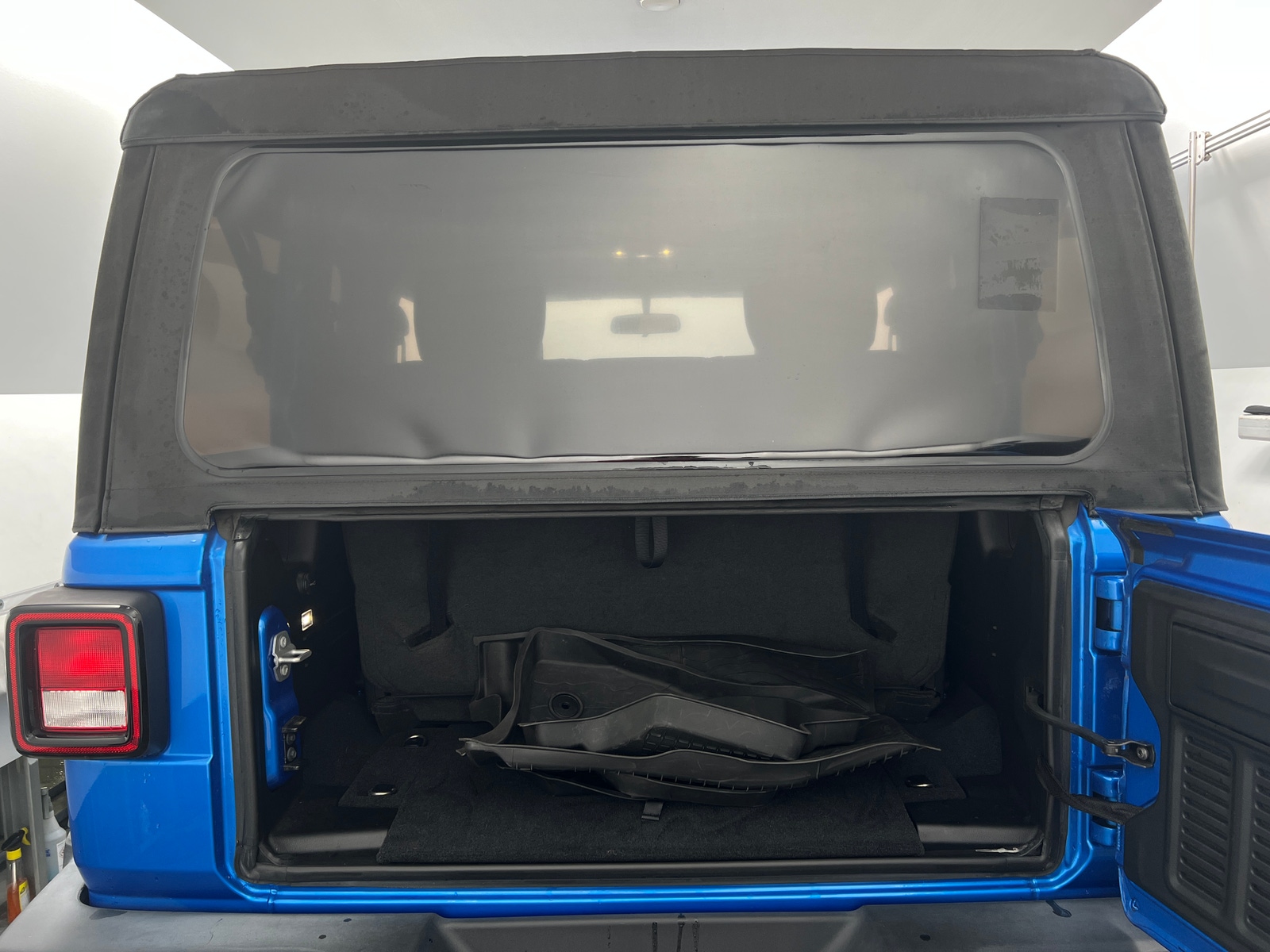 Thumbnail: 2022 Jeep Wrangler - 7