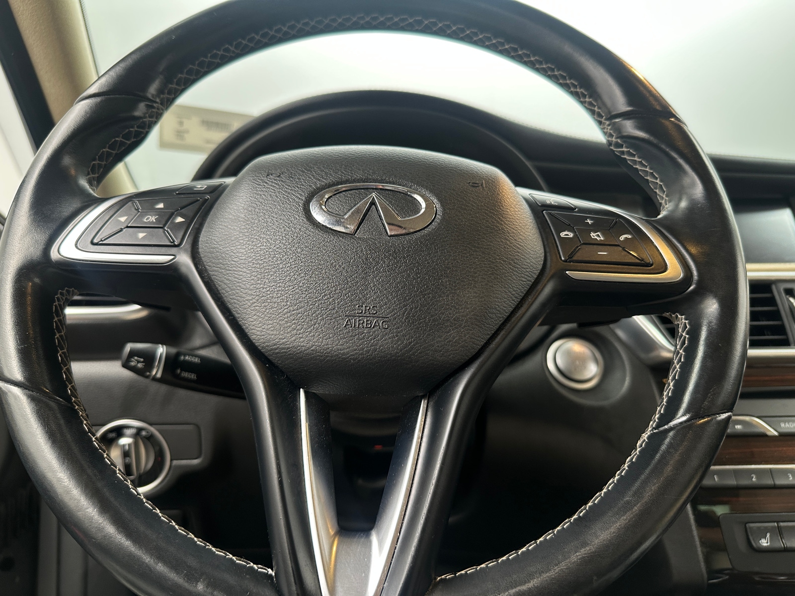 Thumbnail: 2017 INFINITI QX30 - 5