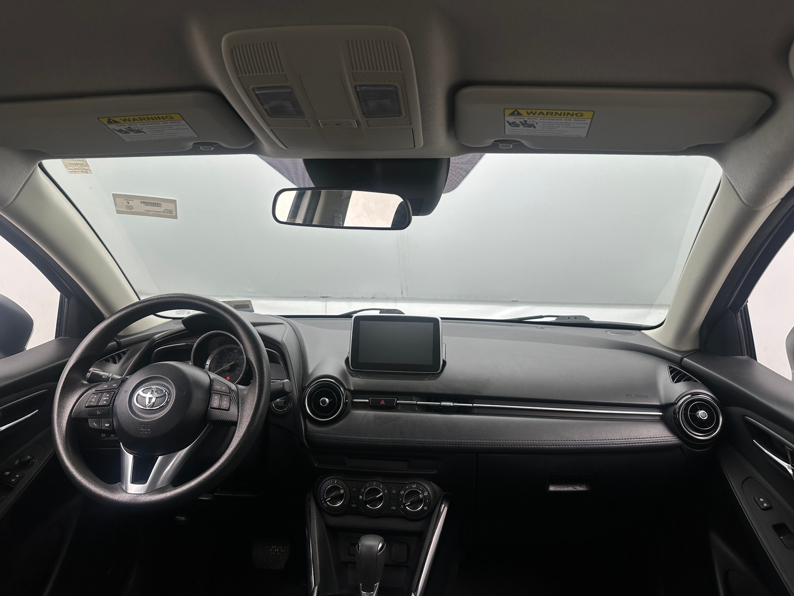 Thumbnail: 2017 Toyota Yaris iA - 3