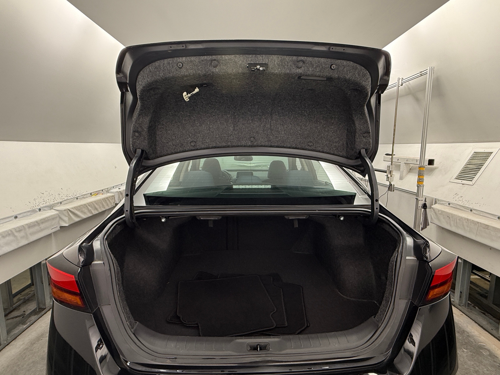 Thumbnail: 2019 Nissan Altima - 7