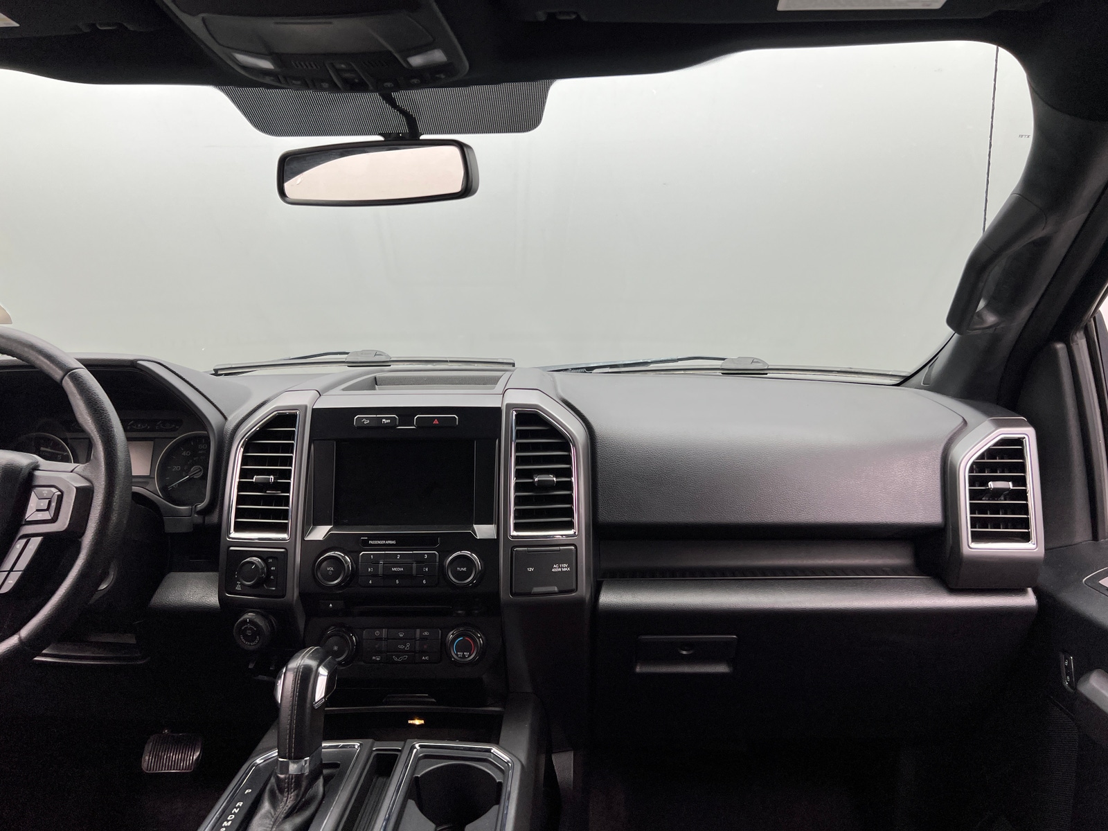 Thumbnail: 2016 Ford Econoline - 3