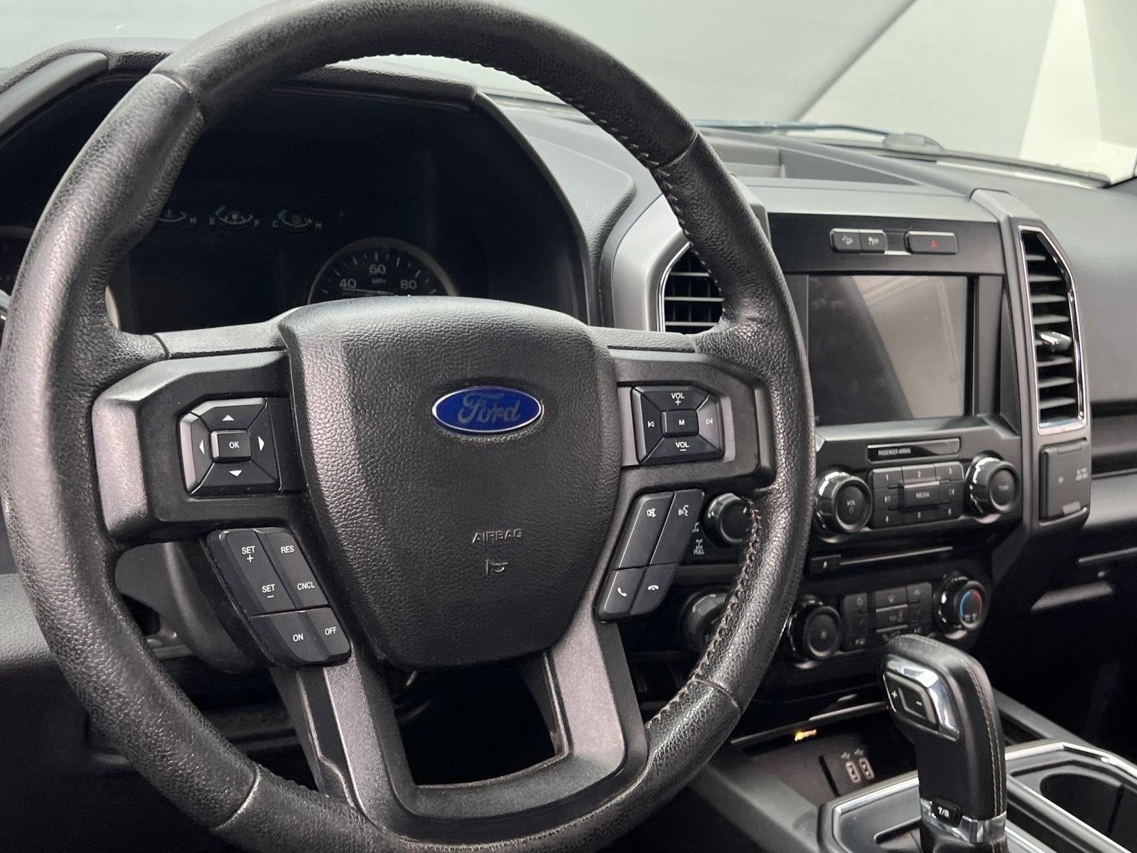 Thumbnail: 2016 Ford Econoline - 5