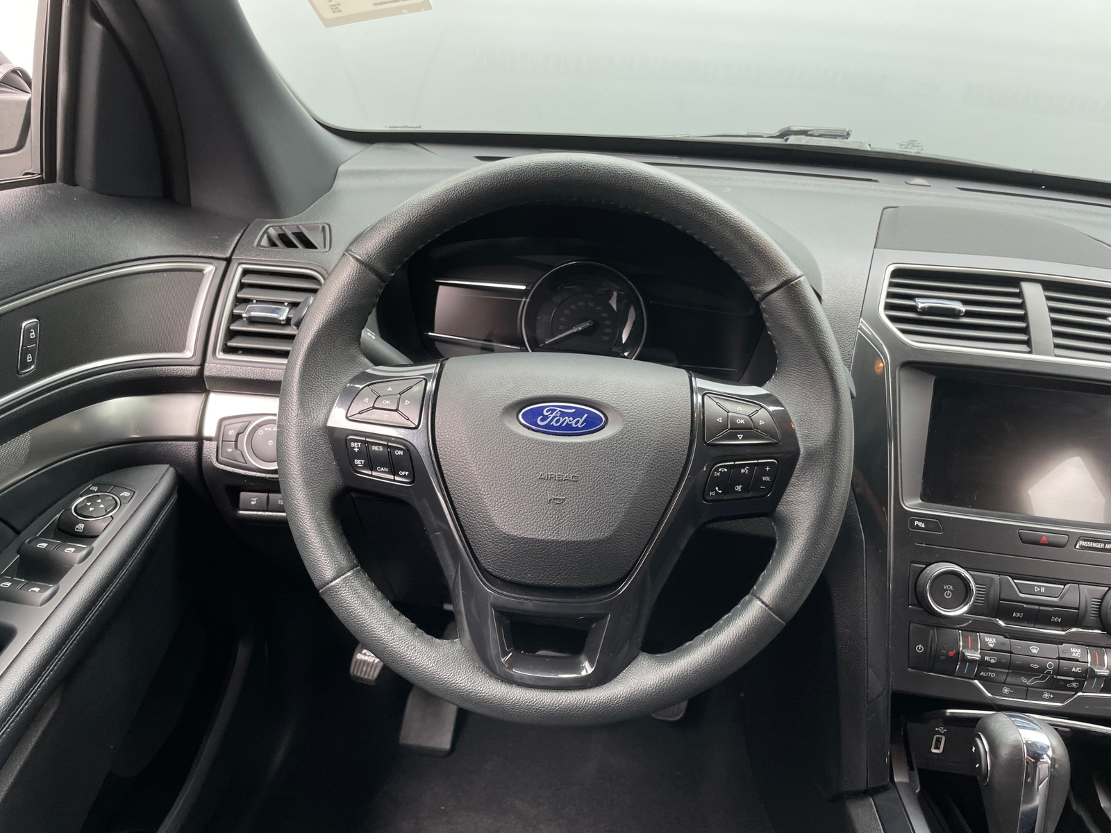 Thumbnail: 2019 Ford Explorer - 5
