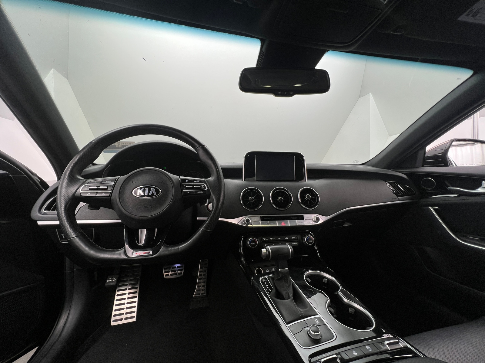 Thumbnail: 2020 Kia Stinger - 2