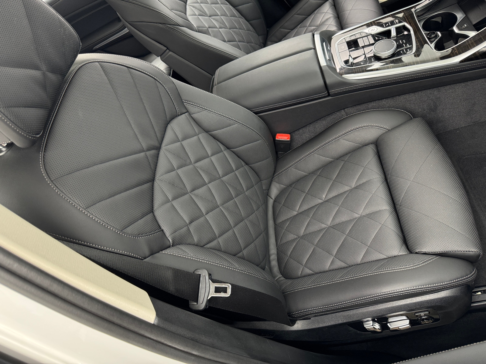 Thumbnail: 2024 BMW X7 - 2