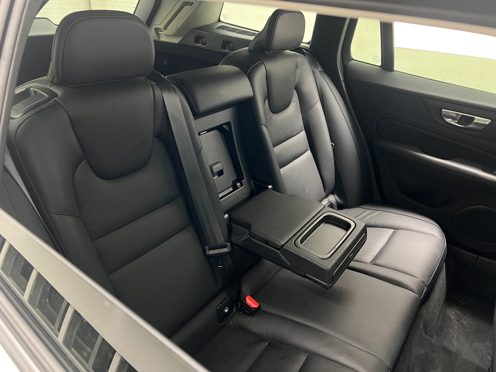 Thumbnail: 2022 Volvo V60 - 6