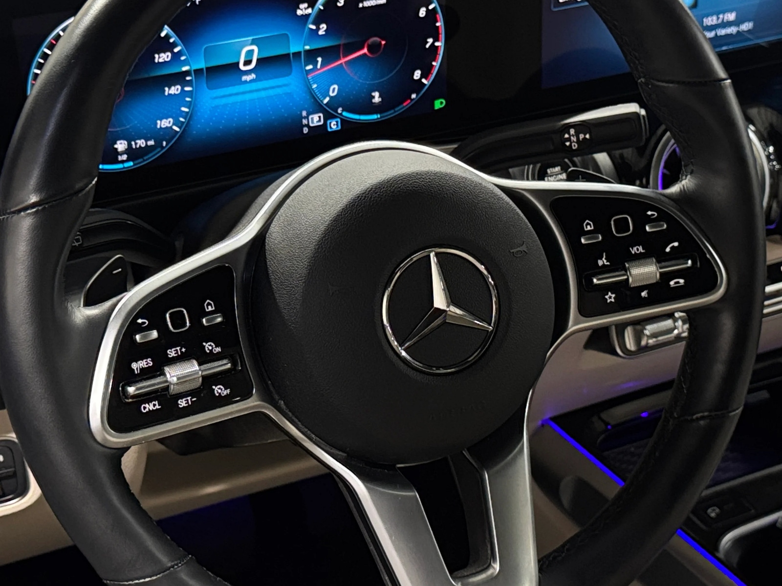 Thumbnail: 2023 Mercedes-Benz GLB - 4