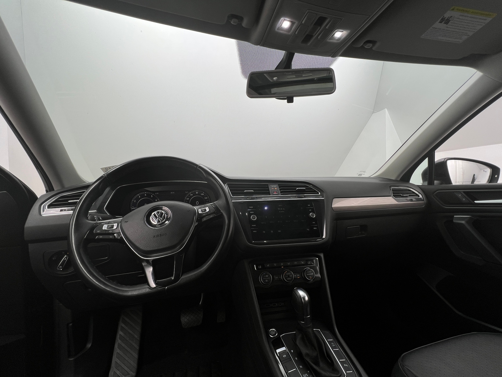 Thumbnail: 2019 Volkswagen Tiguan - 2
