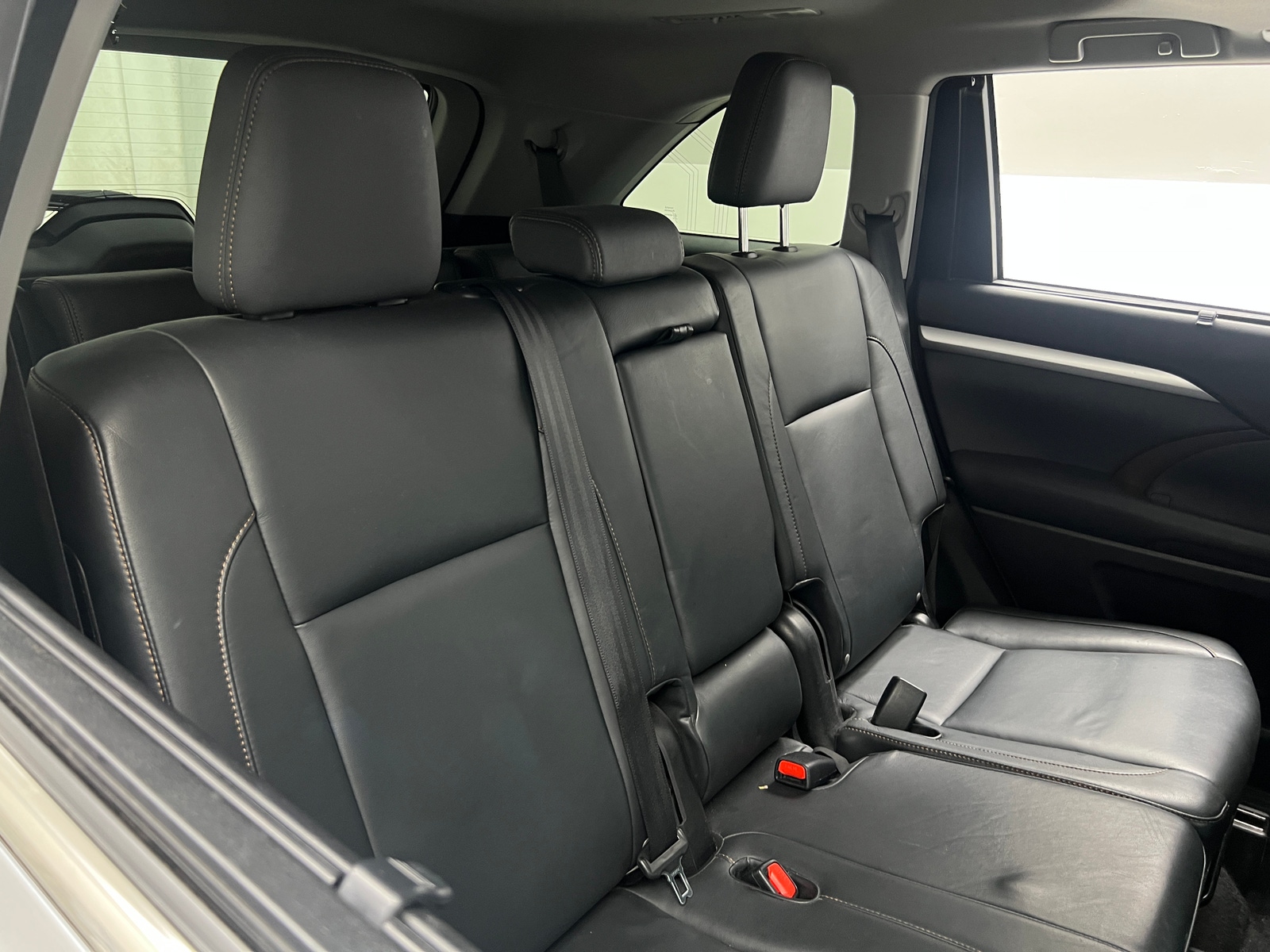 Thumbnail: 2015 Toyota Highlander - 5