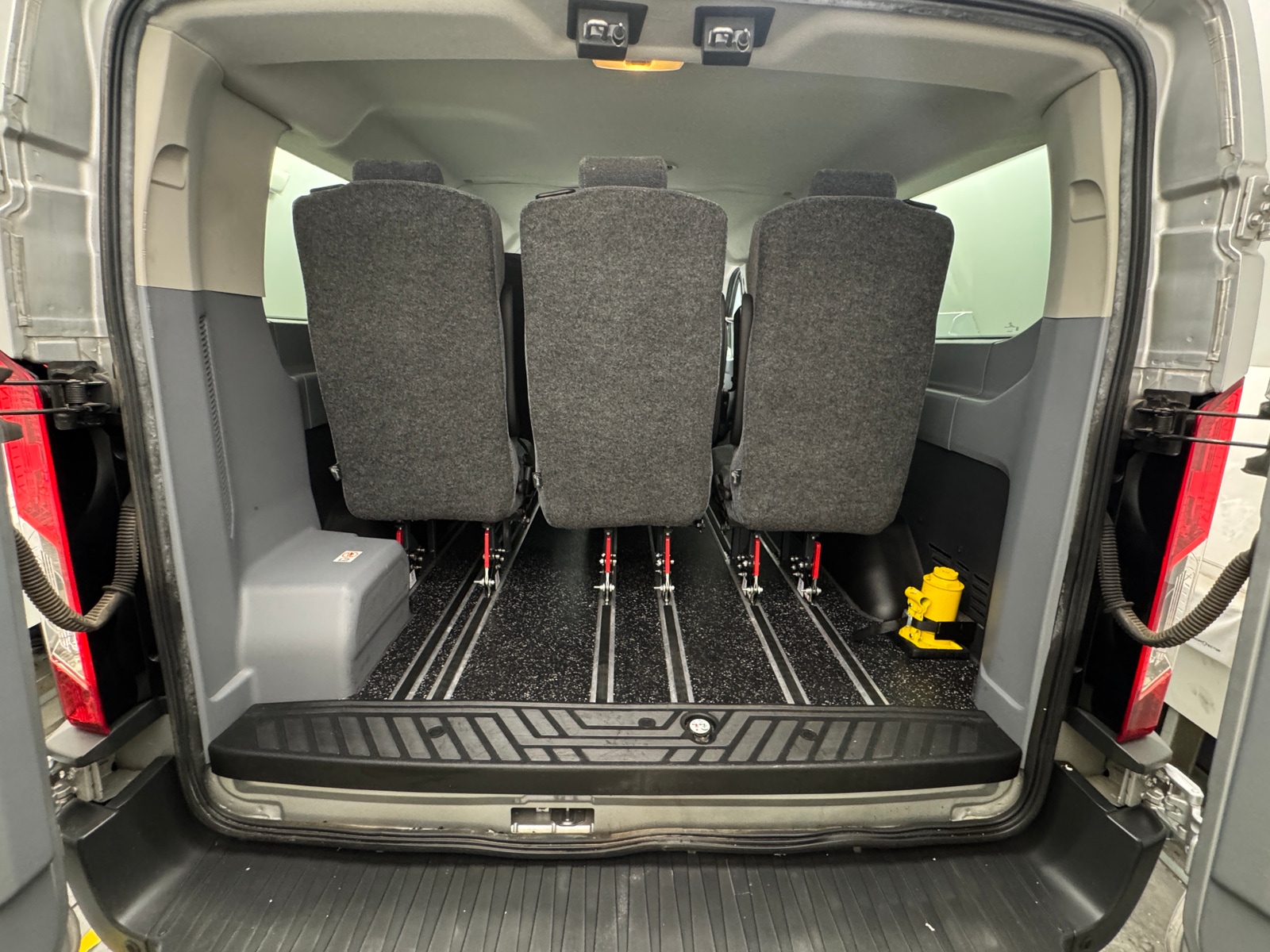 Thumbnail: 2017 Ford Transit Series - 7