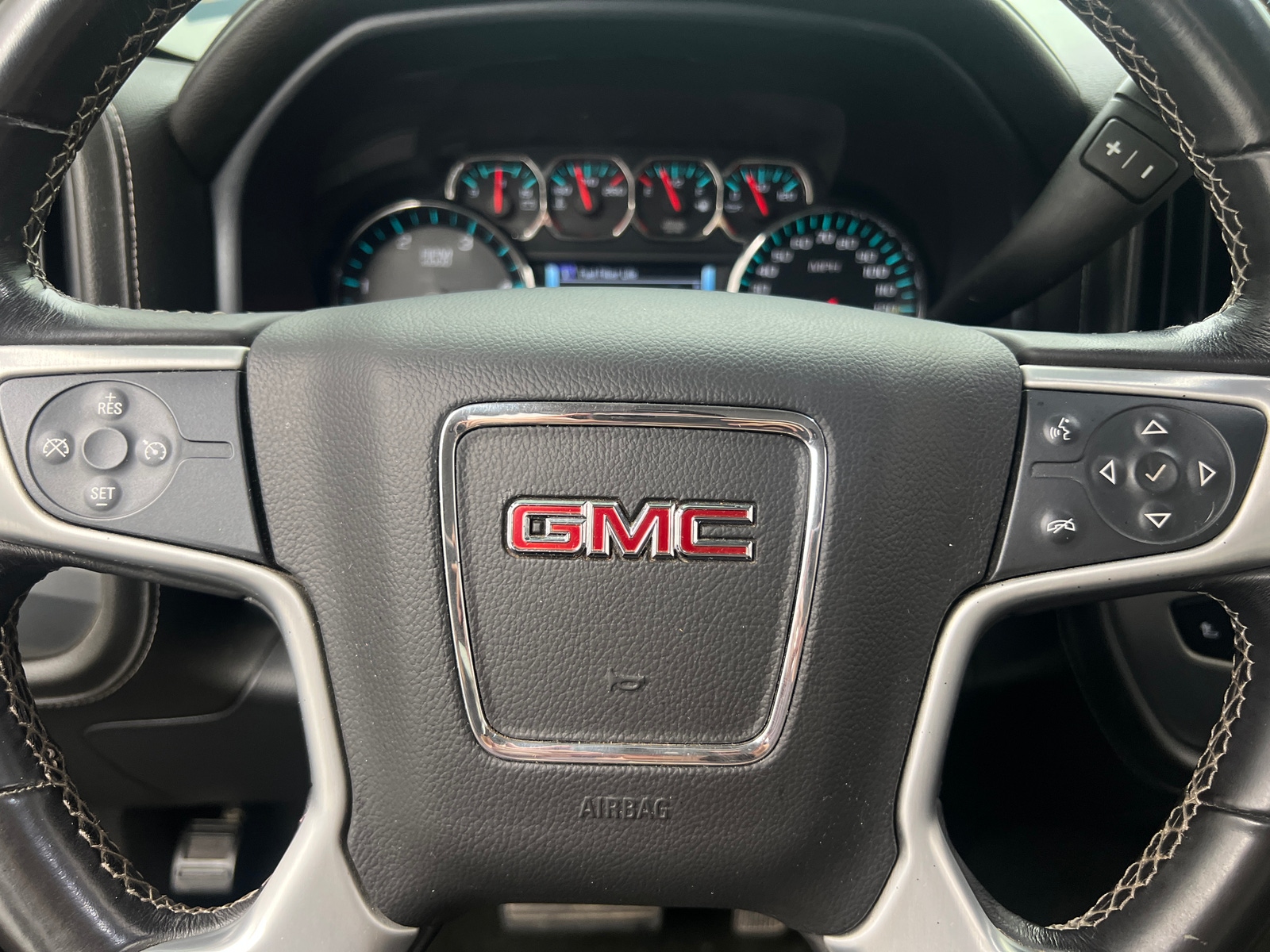 Thumbnail: 2018 GMC Sierra 2500 - 4