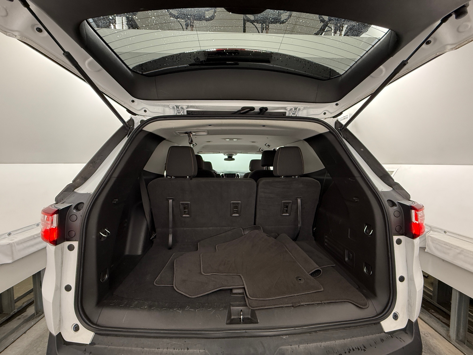 Thumbnail: 2021 Chevrolet Traverse - 7