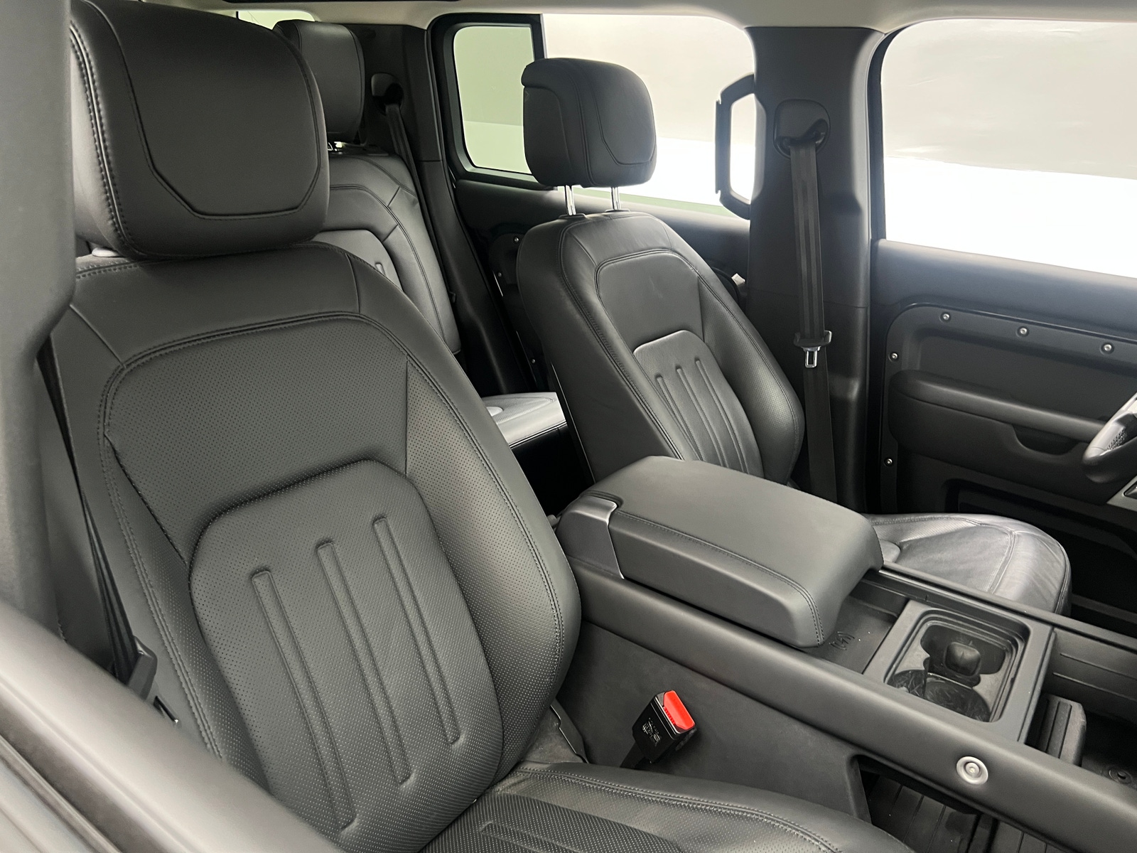 Thumbnail: 2020 Land Rover Defender - 2