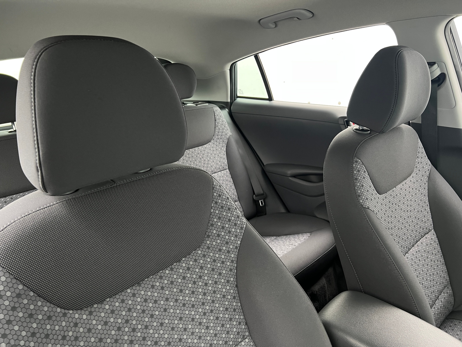 Thumbnail: 2019 Hyundai Ioniq - 2