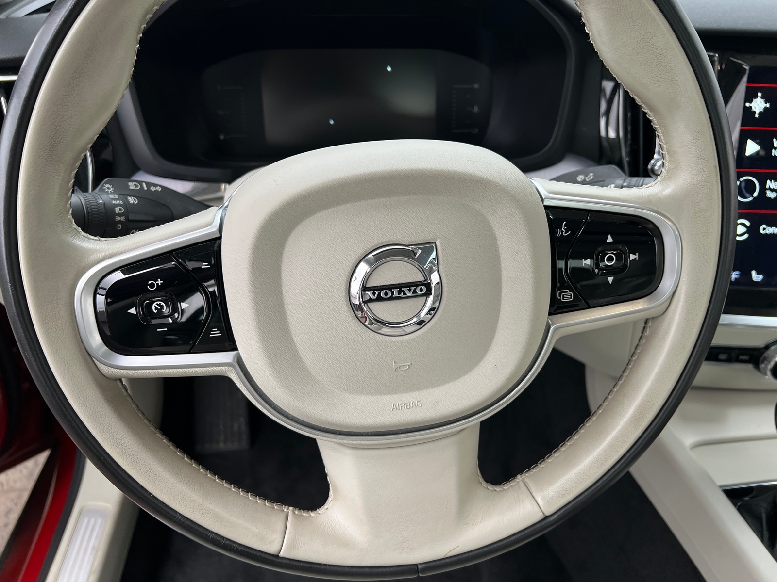 Thumbnail: 2019 Volvo S60 - 5