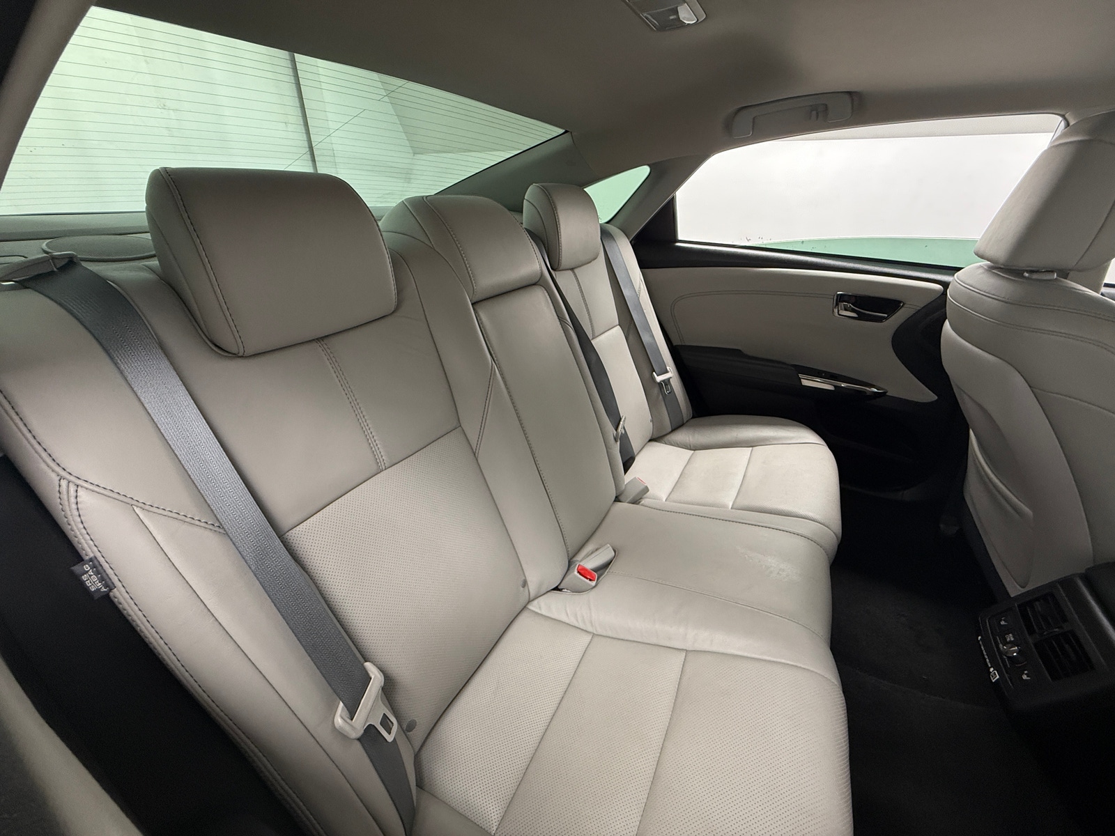 Thumbnail: 2016 Toyota Avalon - 5