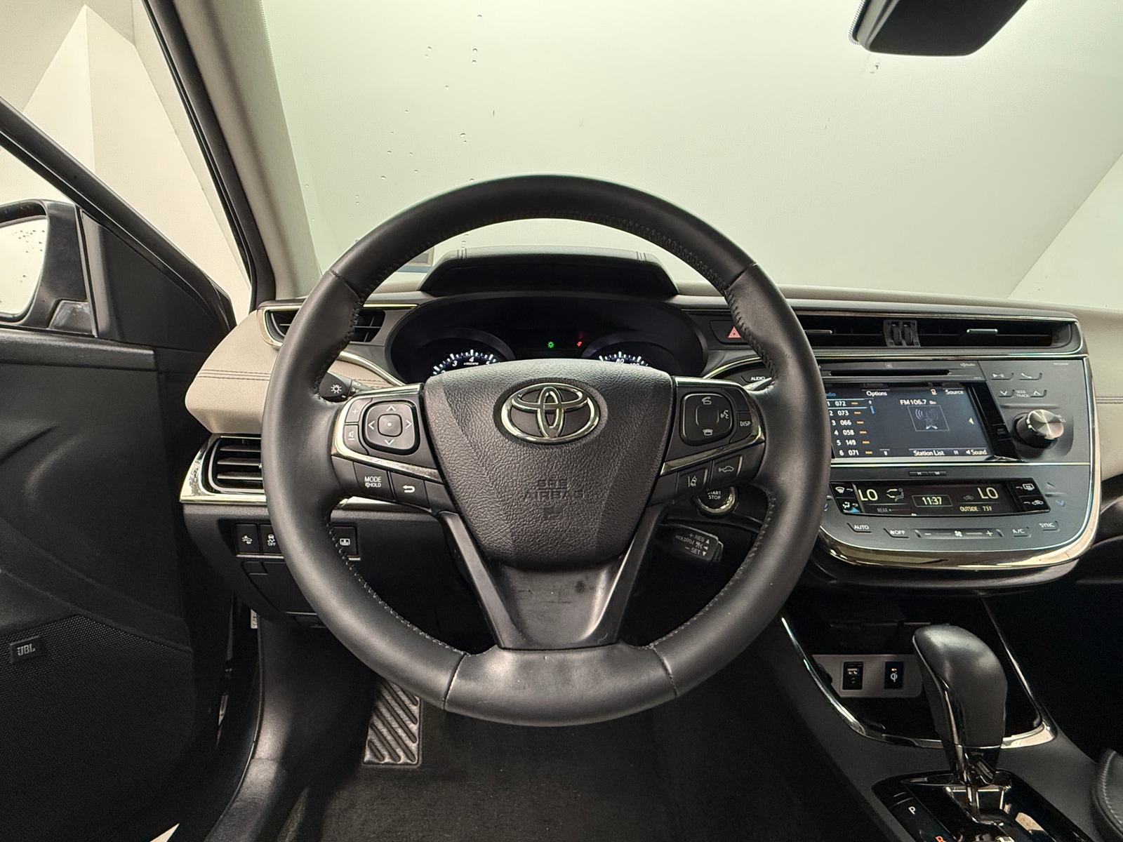 Thumbnail: 2016 Toyota Avalon - 4