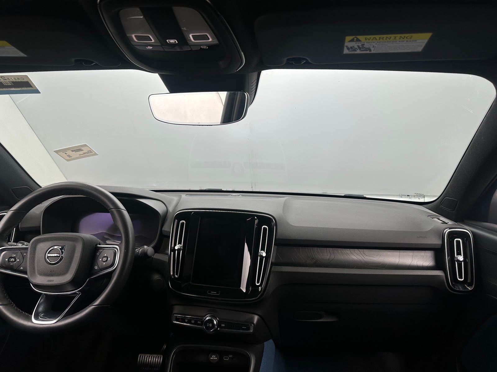 Thumbnail: 2023 Volvo C40 - 3