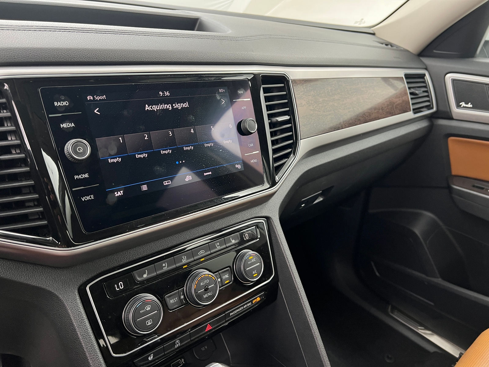 Thumbnail: 2018 Volkswagen Atlas - 3