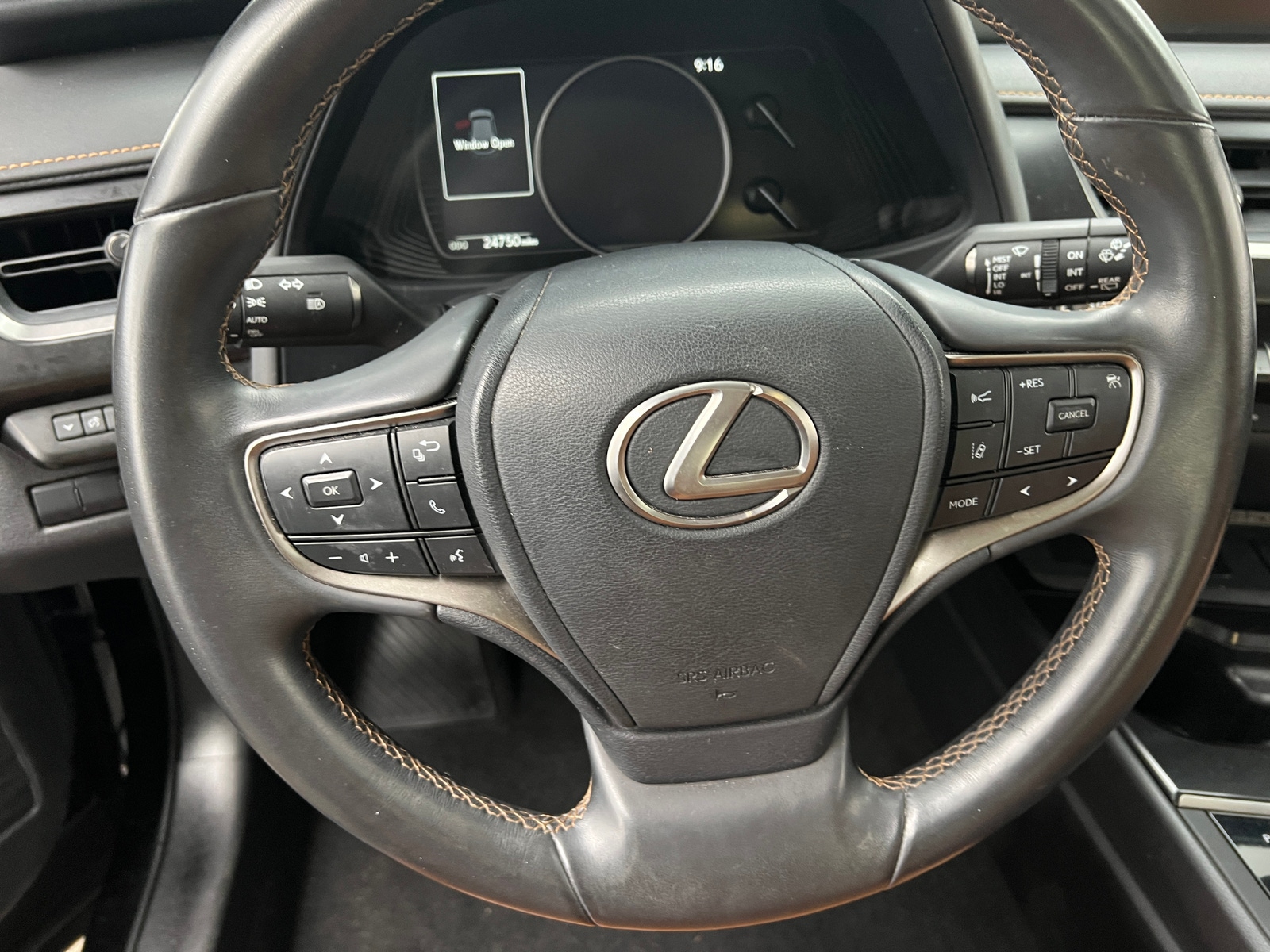 Thumbnail: 2022 Lexus UX - 4